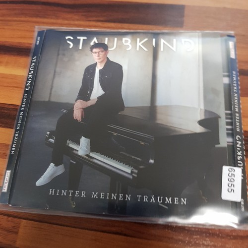 Staubkind hinter meinen - staubkind,