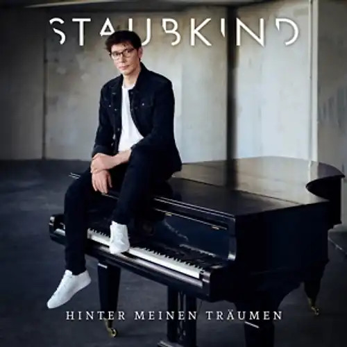 Staubkind hinter meinen - -,